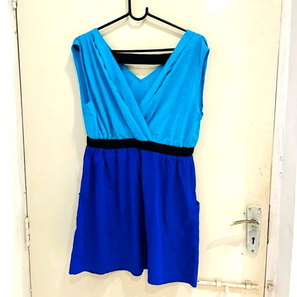 Blue top - Picture 6 of 13